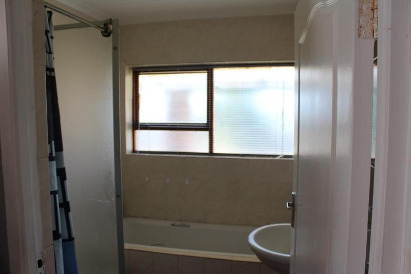 2 Bedroom Property for Sale in Albertinia Western Cape